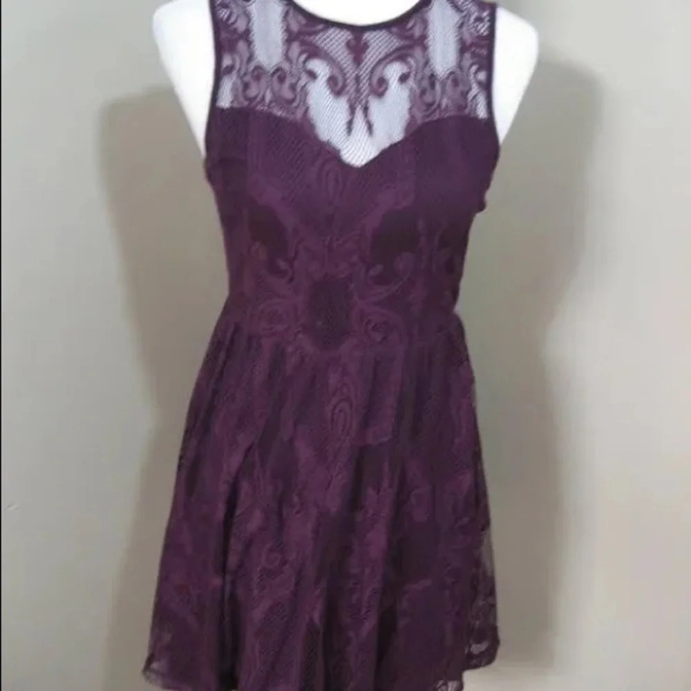 Express Dark Purple Lace Overlay Lined Sleeveless Fit & Flare Dress Sz M